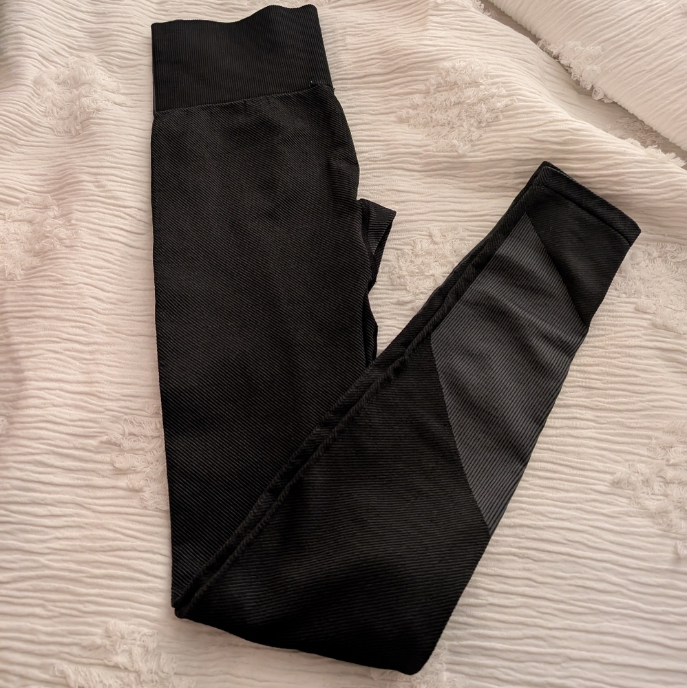 Size small Leggings